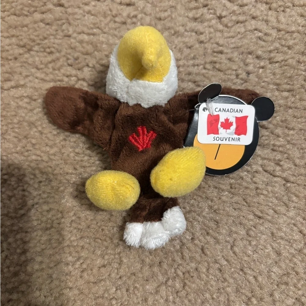 Snowcap Candian Souvenir Eagle Magnet - Picture 2 of 8